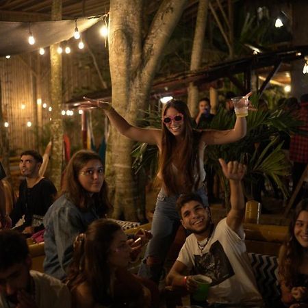 מונטניטה Hidden House Hostel Party מראה חיצוני תמונה
