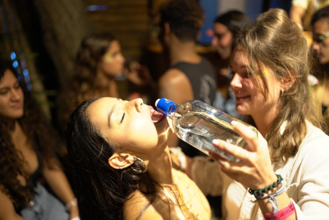מונטניטה Hidden House Hostel Party מראה חיצוני תמונה