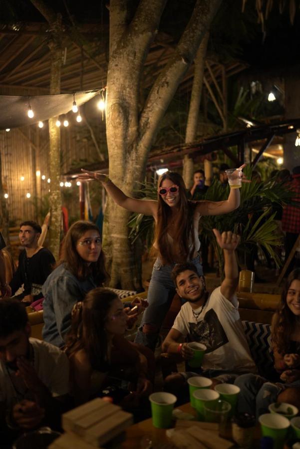 מונטניטה Hidden House Hostel Party מראה חיצוני תמונה