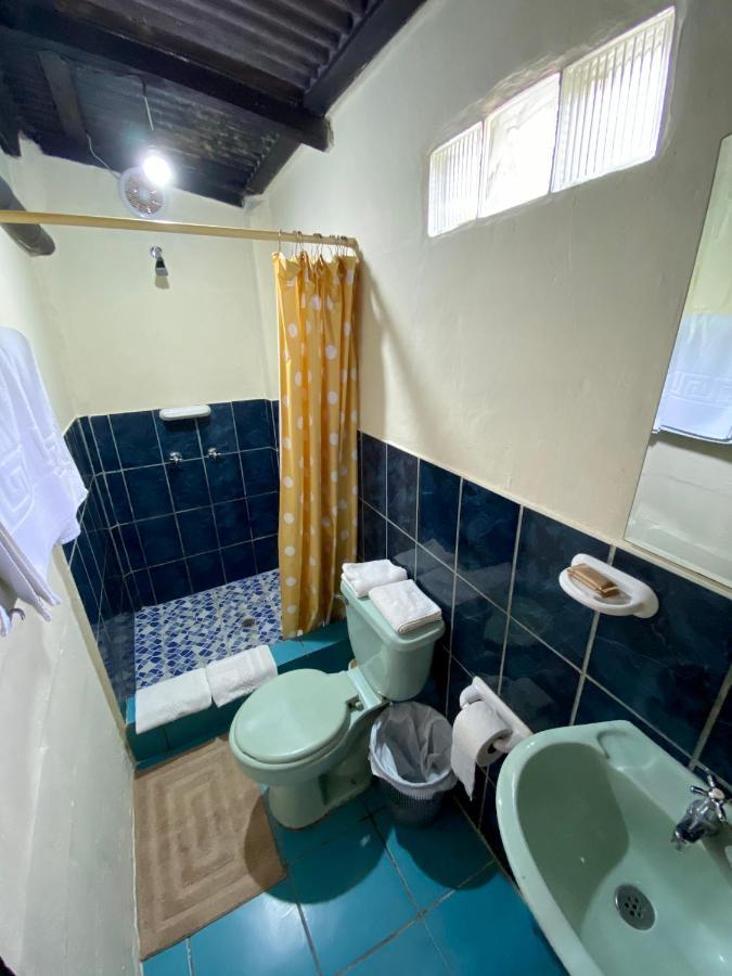 מונטניטה Hidden House Hostel Party מראה חיצוני תמונה
