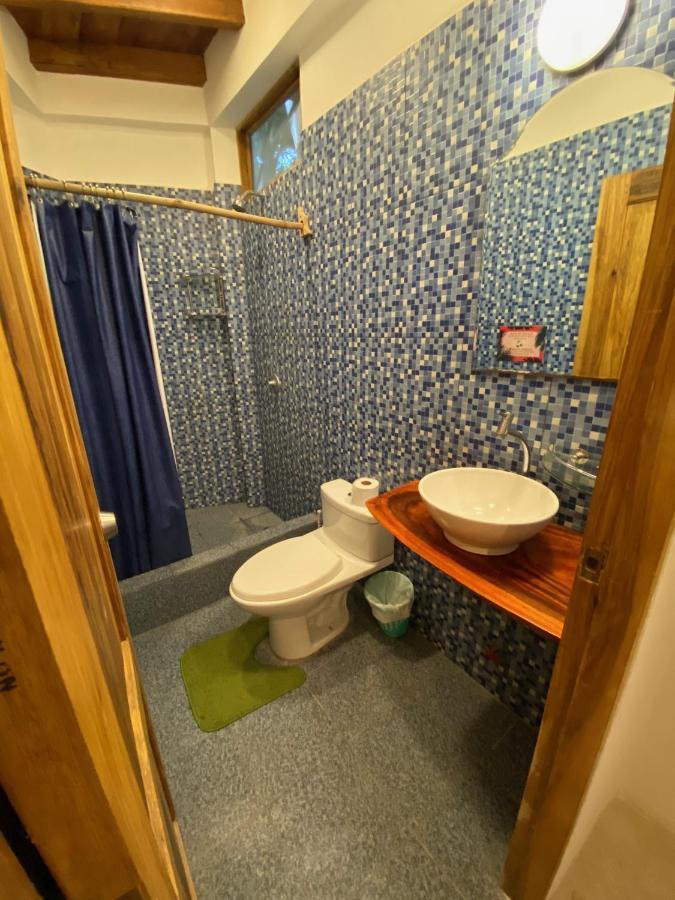 מונטניטה Hidden House Hostel Party מראה חיצוני תמונה