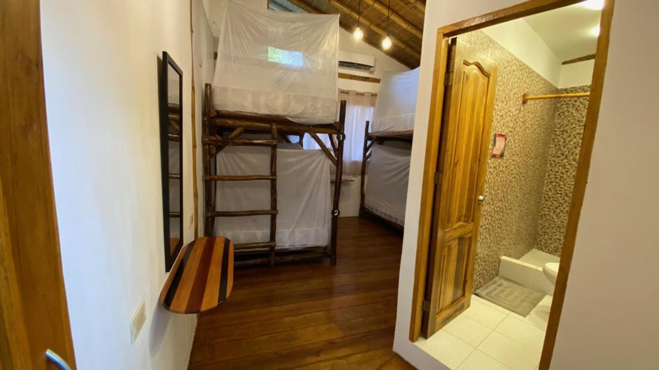 מונטניטה Hidden House Hostel Party מראה חיצוני תמונה